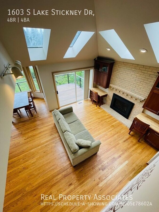 Building Photo - 1603 S Lake Stickney Dr