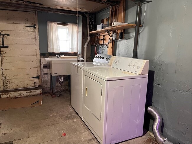 Building Photo - 410 N Main St