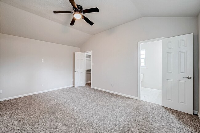Building Photo - 635 Tarpaulin Way