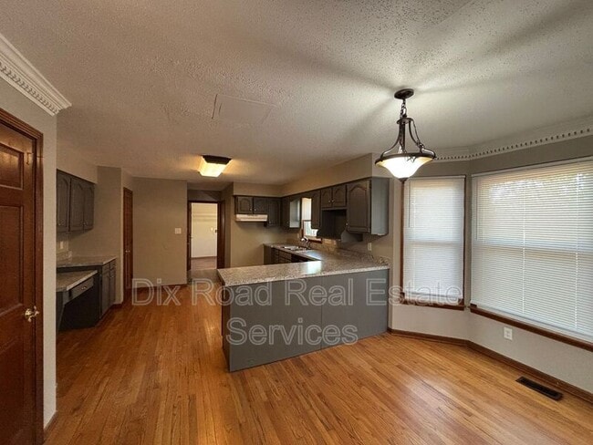 Building Photo - 4537 Rosewood Ct