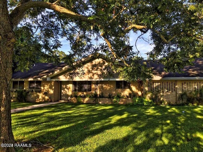 Building Photo - 4110 N University Ave