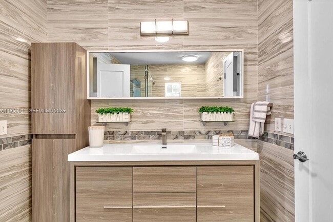 Building Photo - 1700 Cleveland Rd