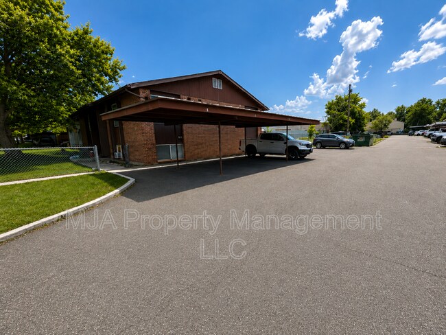Building Photo - 4642 S Arlington Park Dr