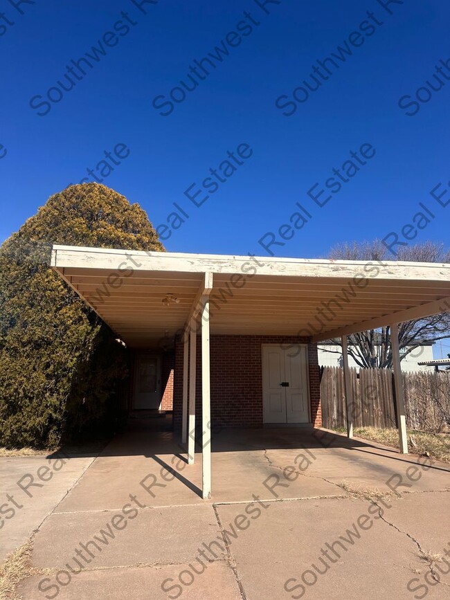 Primary Photo - 3 Bed 2 Bath home with carport