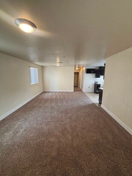 Building Photo - 318 E 64th St