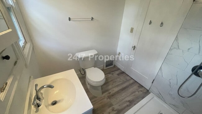 Building Photo - Rustic and Updated 3BD | 1.5 BA  Farmhouse...