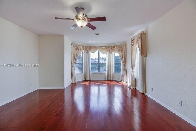 Building Photo - 2231 SW 164th Ave