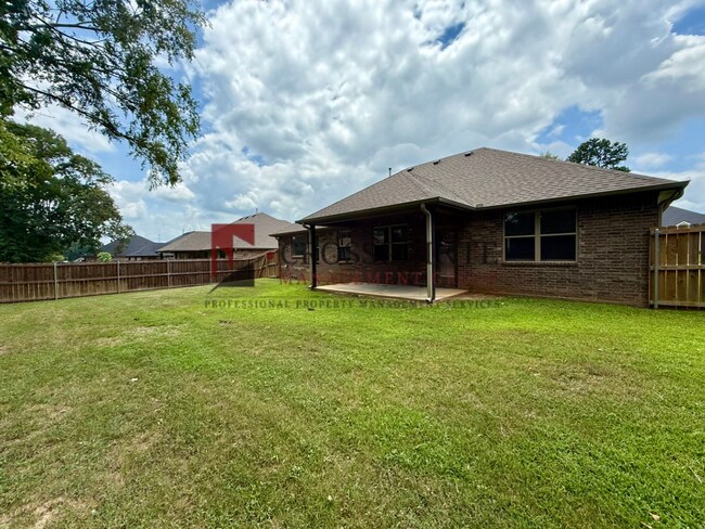 Building Photo - 109 Rose Row Ln