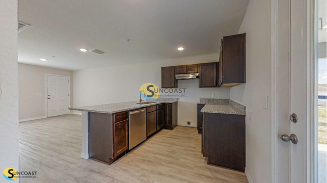 Building Photo - Move-in Ready! Gorgeous 1 Bed End Unit Apt...