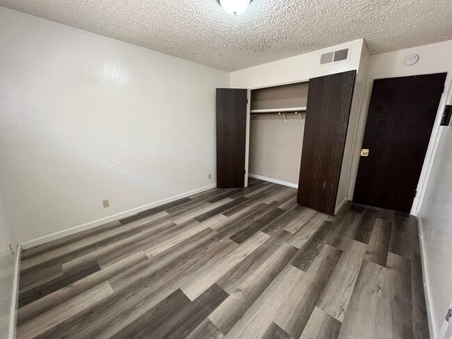 Building Photo - 3581