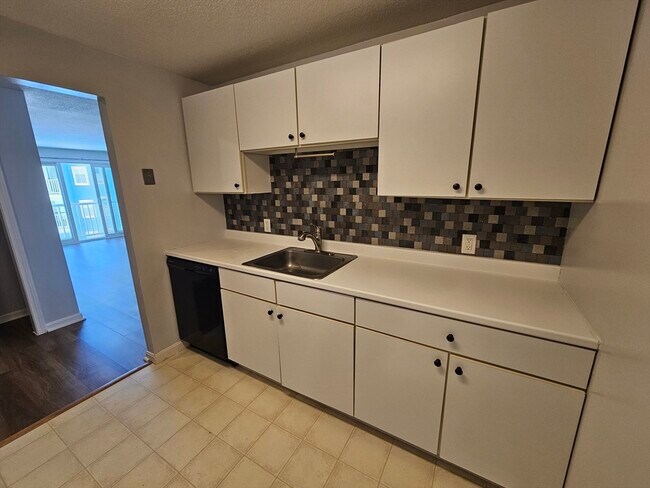 Building Photo - 5 Marc Dr