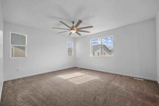 Building Photo - 1442 N 1130 E
