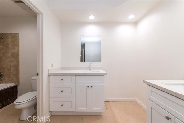 Building Photo - 2518 Greenwich Dr