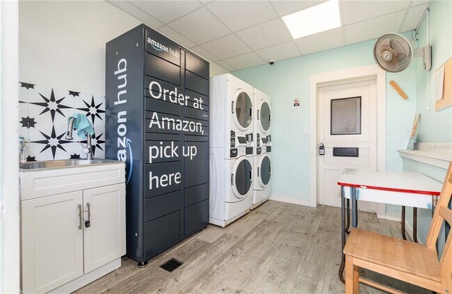 Building Photo - 1401 E Alfred St