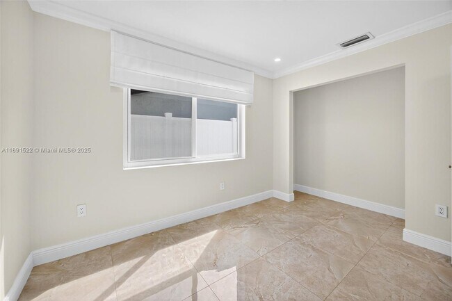 Building Photo - 13280 SW 39th Terrace