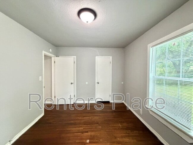 Building Photo - 707 N Florence Pl