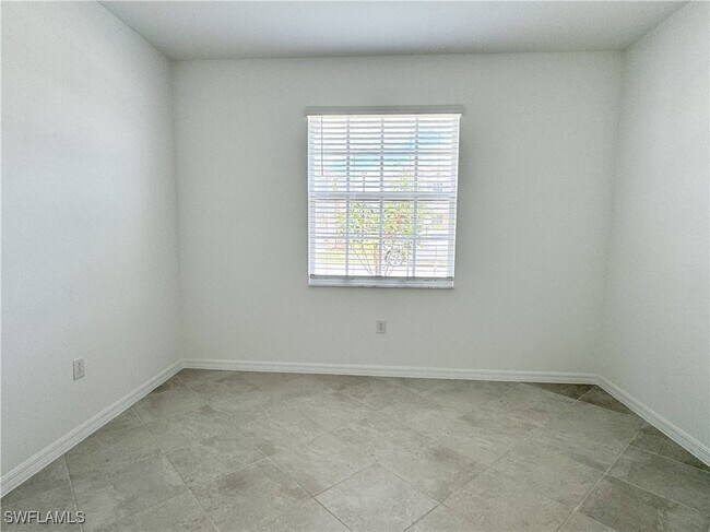 Building Photo - 2258 Avocado Ln