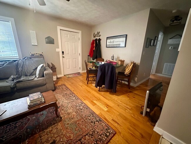 Building Photo - Charming Home in Radford