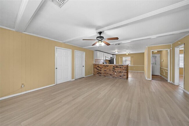 Building Photo - 9746 Seeker St