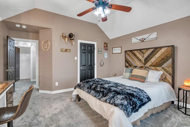 Building Photo - 8810 Tumblewood Dr