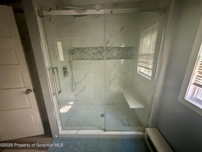 Building Photo - 916-918 Grandview St