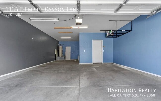 Building Photo - 1136 E Empire Canyon