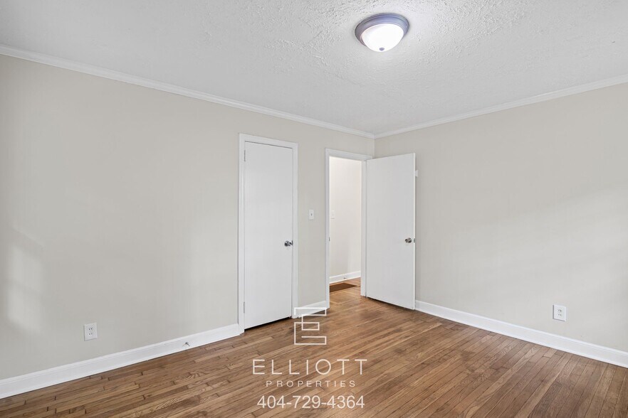 Building Photo - 1095 Oakfield Dr SE