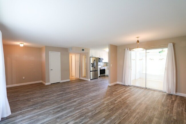Building Photo - 1204 Harkness Way