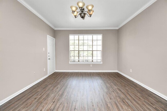 Building Photo - 2255 Braeswood Park Dr