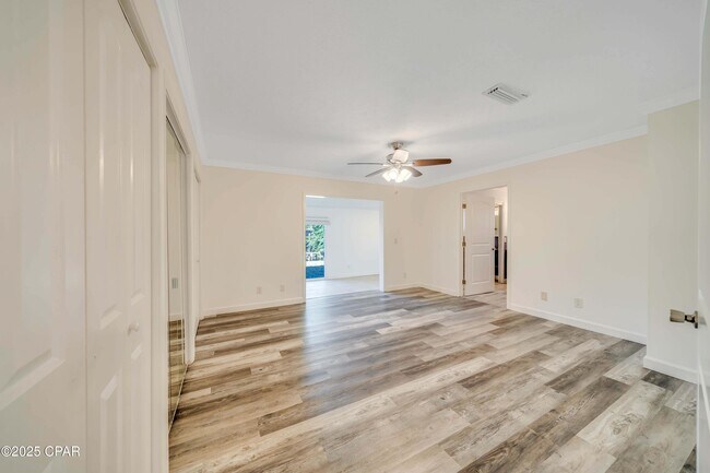 Building Photo - 205 Sunset Ln