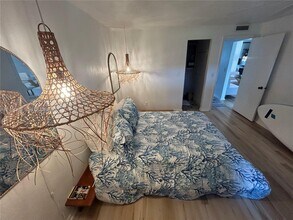 Building Photo - 755 Saturn St