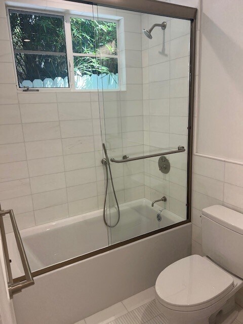 Building Photo - 1014 1/2 Hyperion Ave