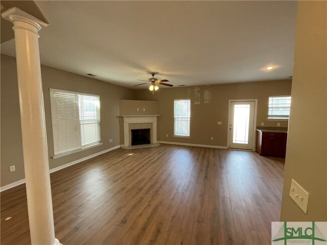 Building Photo - 225 Summer Hill Ct