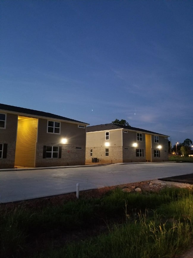 Primary Photo - The Panther Crossing Apartment Complex