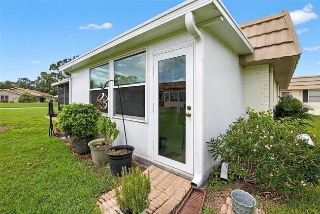 Building Photo - 202 Bedford St