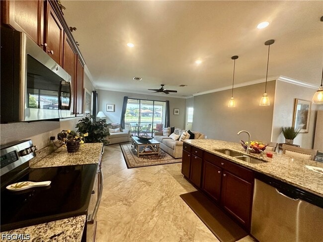 Building Photo - 11600 Golden Oak Terrace