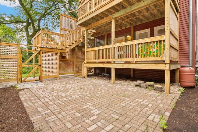 Building Photo - 1701 Dempster St