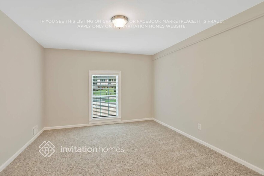 Building Photo - 2033 Carriage Way
