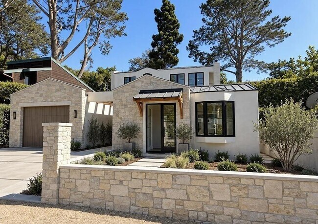 Building Photo - 461 Zuni Dr