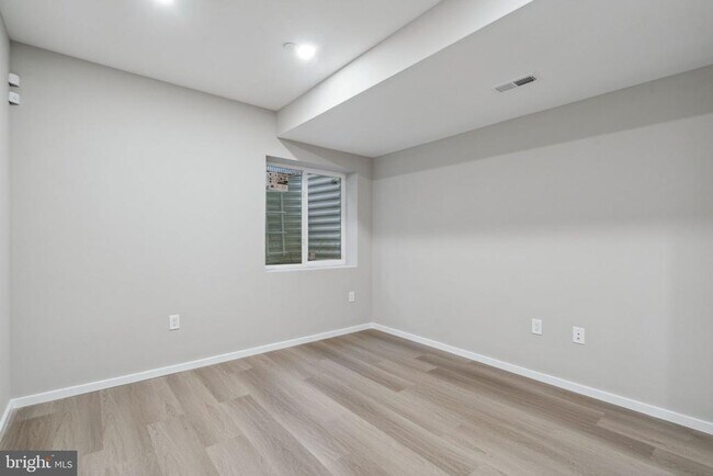 Building Photo - 1713 W Seybert St
