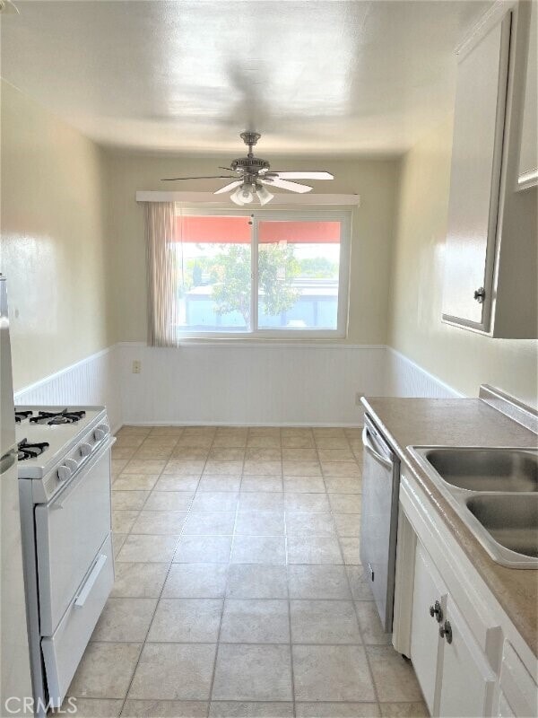 Building Photo - 2115 Placentia Ave