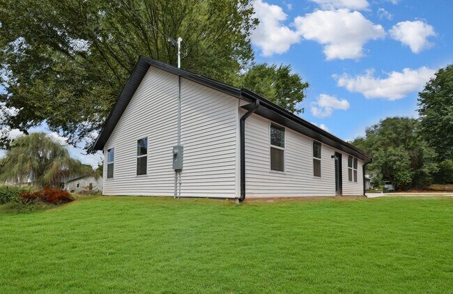 Building Photo - BRAND NEW 3 Bedroom | 2 Bathroom | 2 Car G...