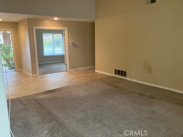 Building Photo - 1536 Yermo Pl