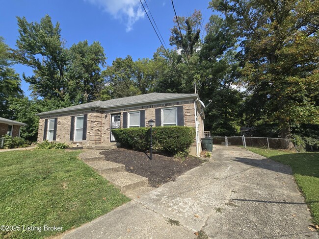 Building Photo - 9313 Le Beau Ct