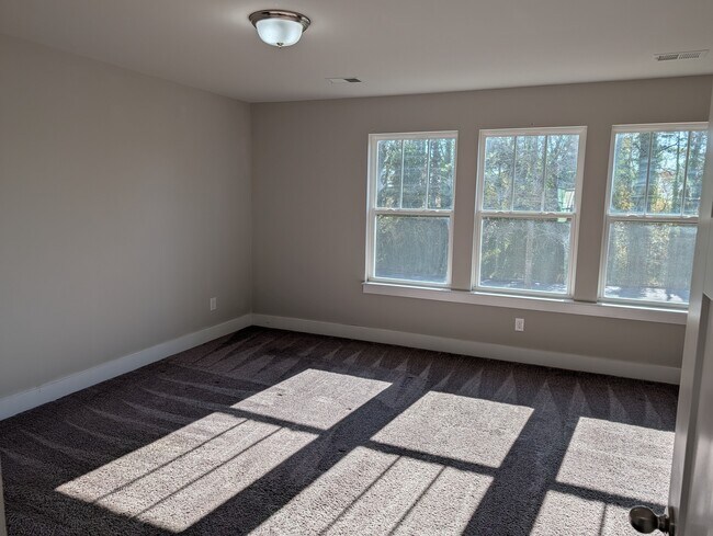 Building Photo - 222 Keaton Ct