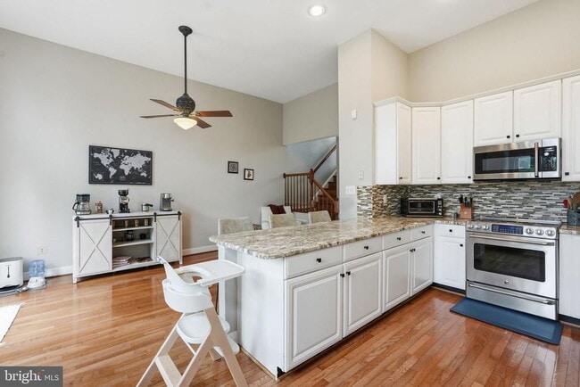 Building Photo - 6320 Dunman Way