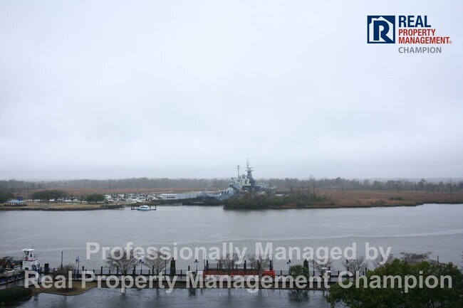 Building Photo - Luxury Condo in Heart of Wilmington with Water Views