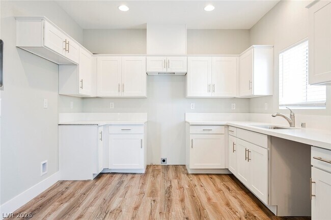 Building Photo - 5018 Holt Ave