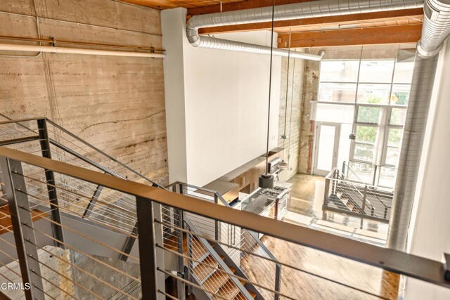 Building Photo - 530 S Hewitt St