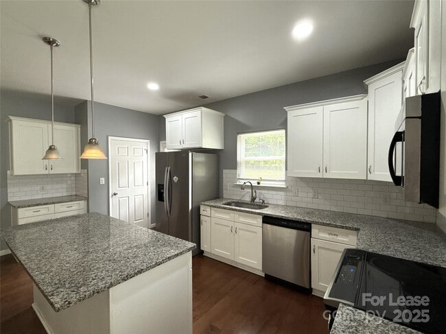 Building Photo - 635 Northway Dr